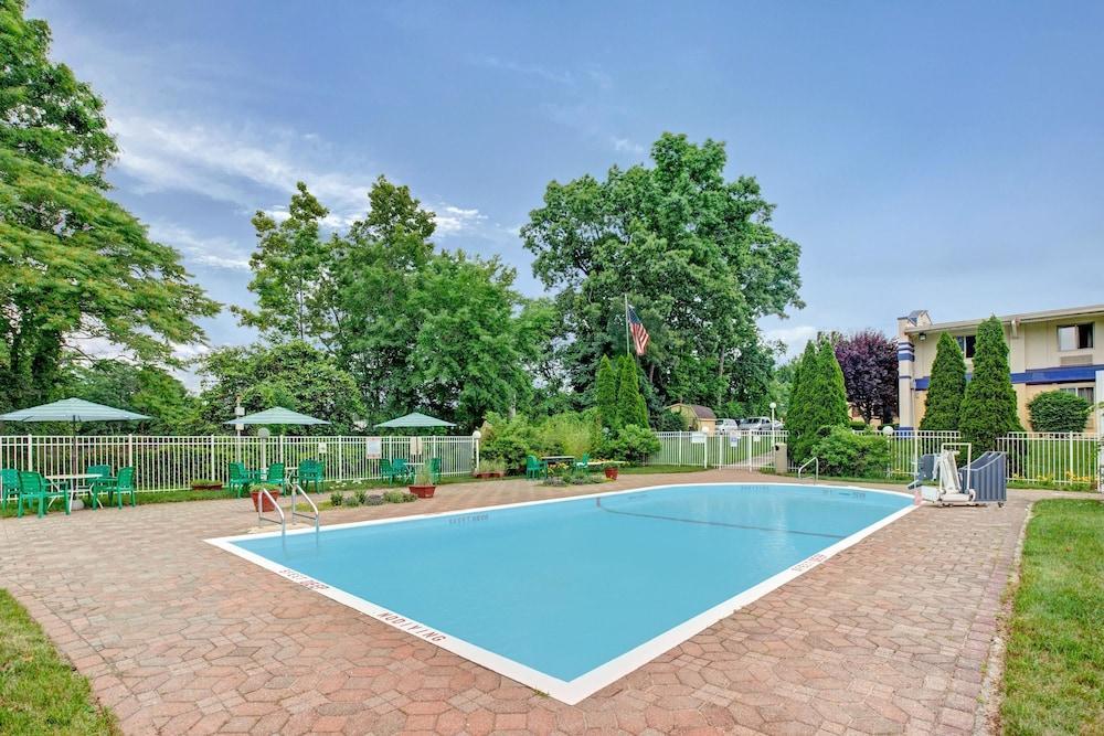 Days Inn By Wyndham Nanuet / Spring Valley Zewnętrze zdjęcie