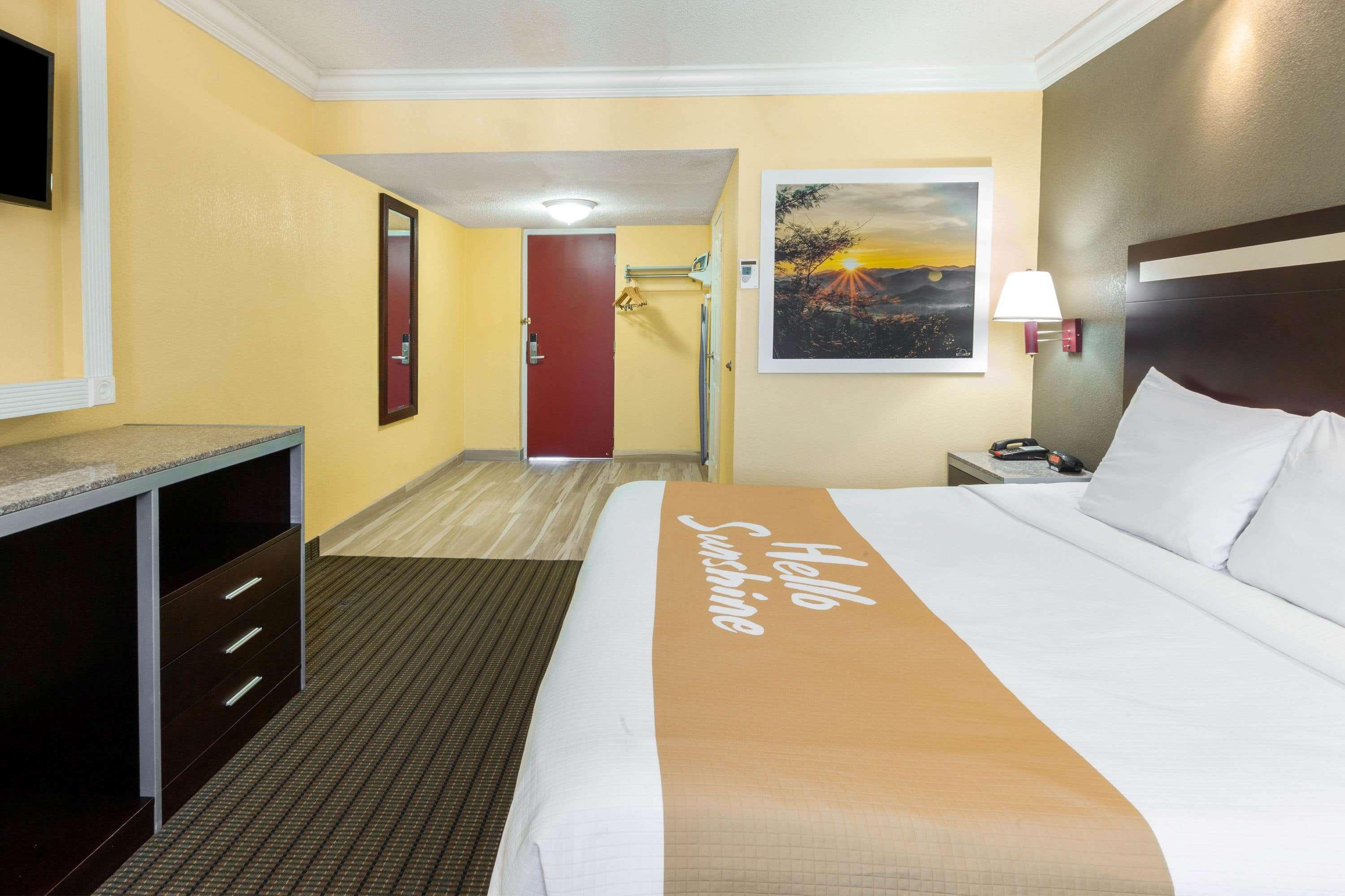 Days Inn By Wyndham Nanuet / Spring Valley Zewnętrze zdjęcie
